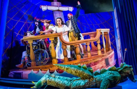 Peter-Pan-Goes-Wrong-Apollo-09-700x455