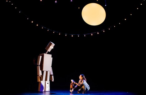 the-iron-man-unicorn-theatre-photo-helen-murray-small