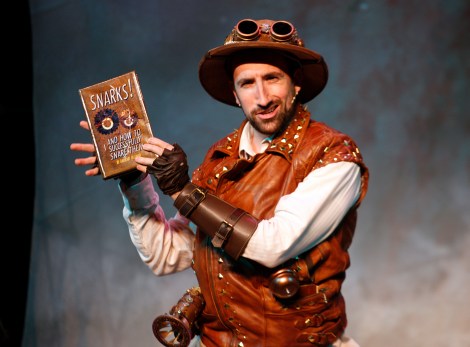 The Hunting of the Snark Vaudeville Theatre Ben Galpin (The Bellman) Credit Simon Annand.JPG